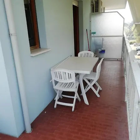 Flat By The Pool Appartement *