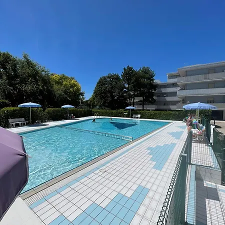 Lägenhet By The Pool In Our Cozy Flat - Beahost