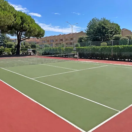 Flat By The Pool Appartement *