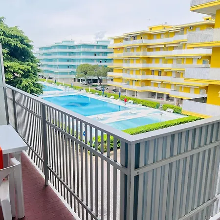 Flat By The Pool Lejlighed