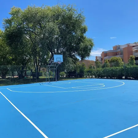 Flat By The Pool * بيبيوني