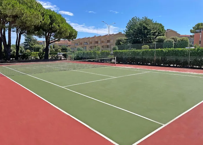 Flat By The Pool Lägenhet *